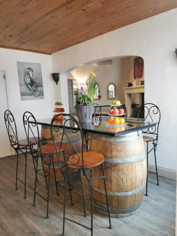 L'auberge Camarguaise Saintes-Maries-de-la-Mer Bagian luar foto