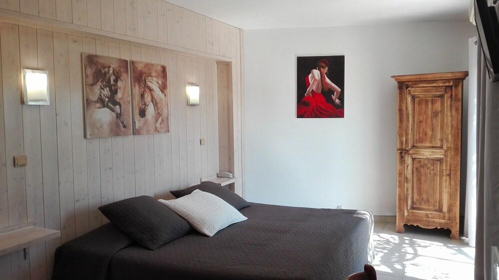 L'auberge Camarguaise Saintes-Maries-de-la-Mer Bagian luar foto